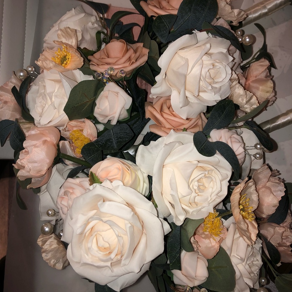 7” peach bouquets